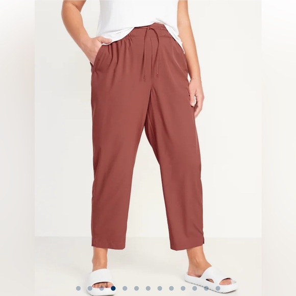 High-Waisted StretchTech Cropped Tapered Pants - Picture 2 of 3